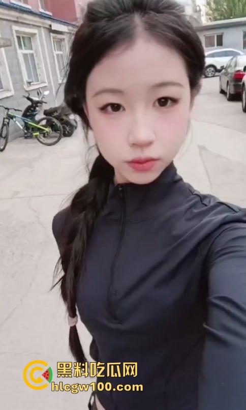 赤峰二中反差婊【杨诺海】表面学霸,背后骚浪不堪,分手后渣男曝光不雅视频敞腿自慰震惊全校!-2