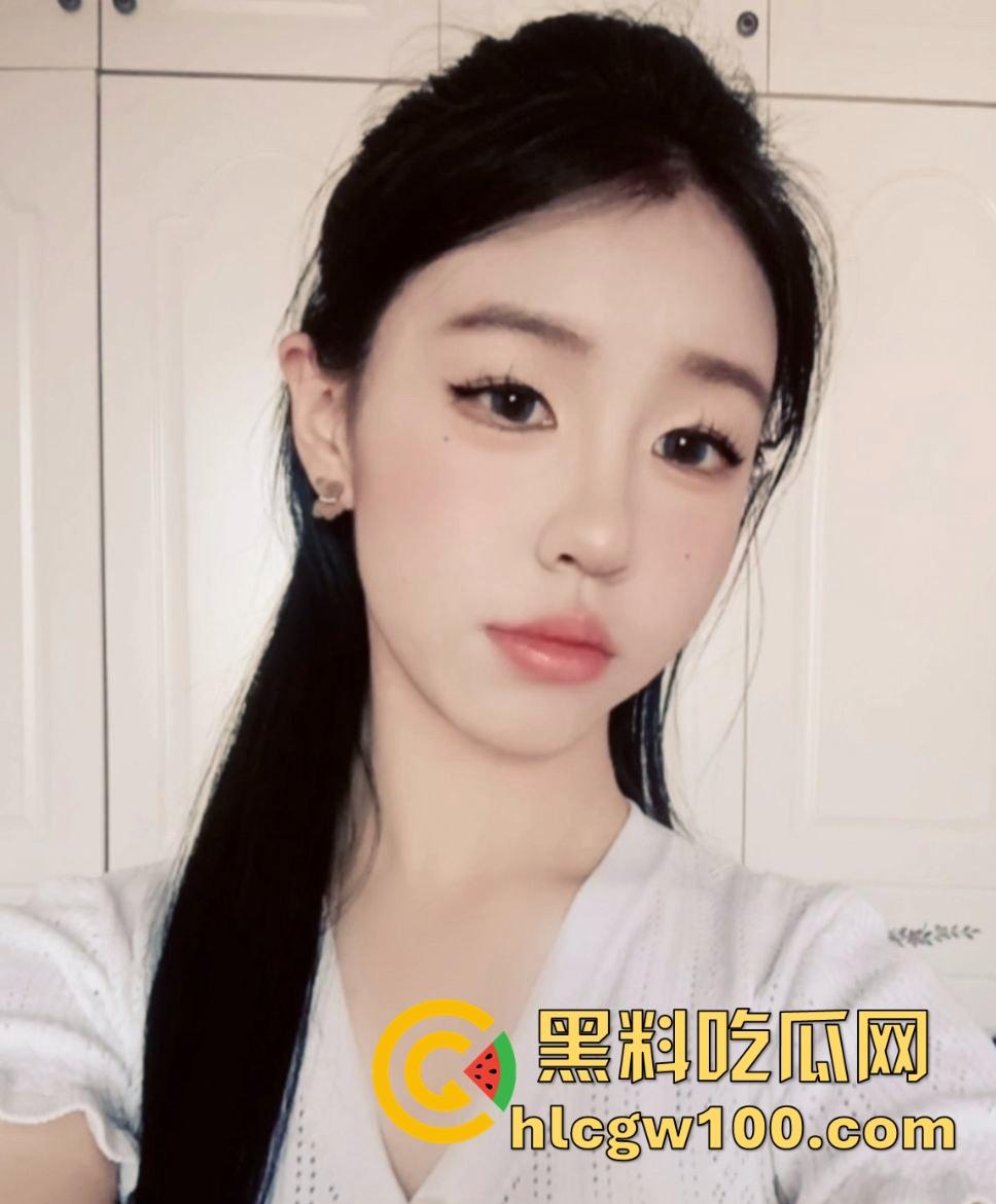 赤峰二中反差婊【杨诺海】表面学霸,背后骚浪不堪,分手后渣男曝光不雅视频敞腿自慰震惊全校!-6