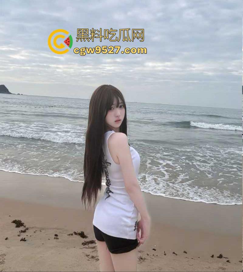 上海工商学院【刘亚雯】被金主爆操视频流出！情趣女仆装开档丝袜，后入狂野花式做爱，反差的极致魅惑！-5