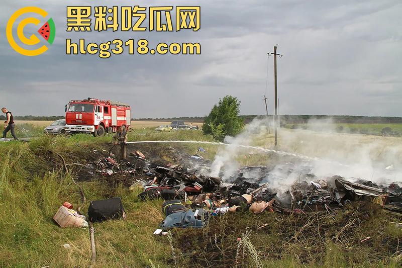 暗网流出尸海现场！马航MH17空难，遍地尸骸裸体女尸触目惊心，航空公司内部罕见画面胆小勿入！-4