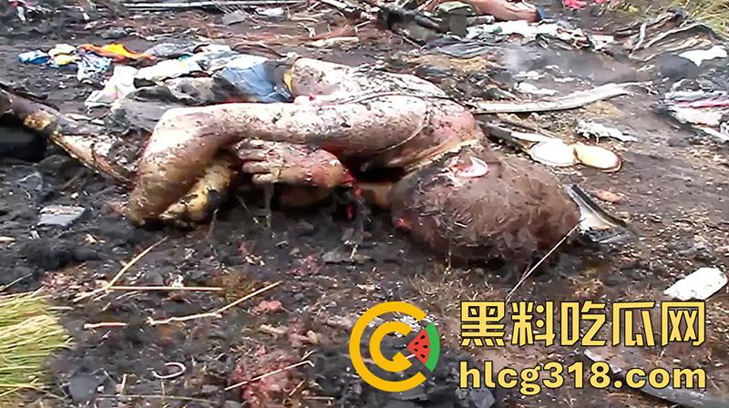 暗网流出尸海现场！马航MH17空难，遍地尸骸裸体女尸触目惊心，航空公司内部罕见画面胆小勿入！-16