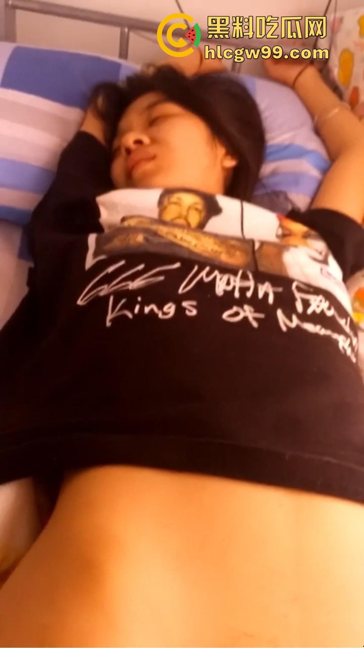 捆绑调教河北气质女大学生『孙珂儿』被金主包养成性奴,视频流出跪舔口爆吞精,娇喘着任人玩弄!-5