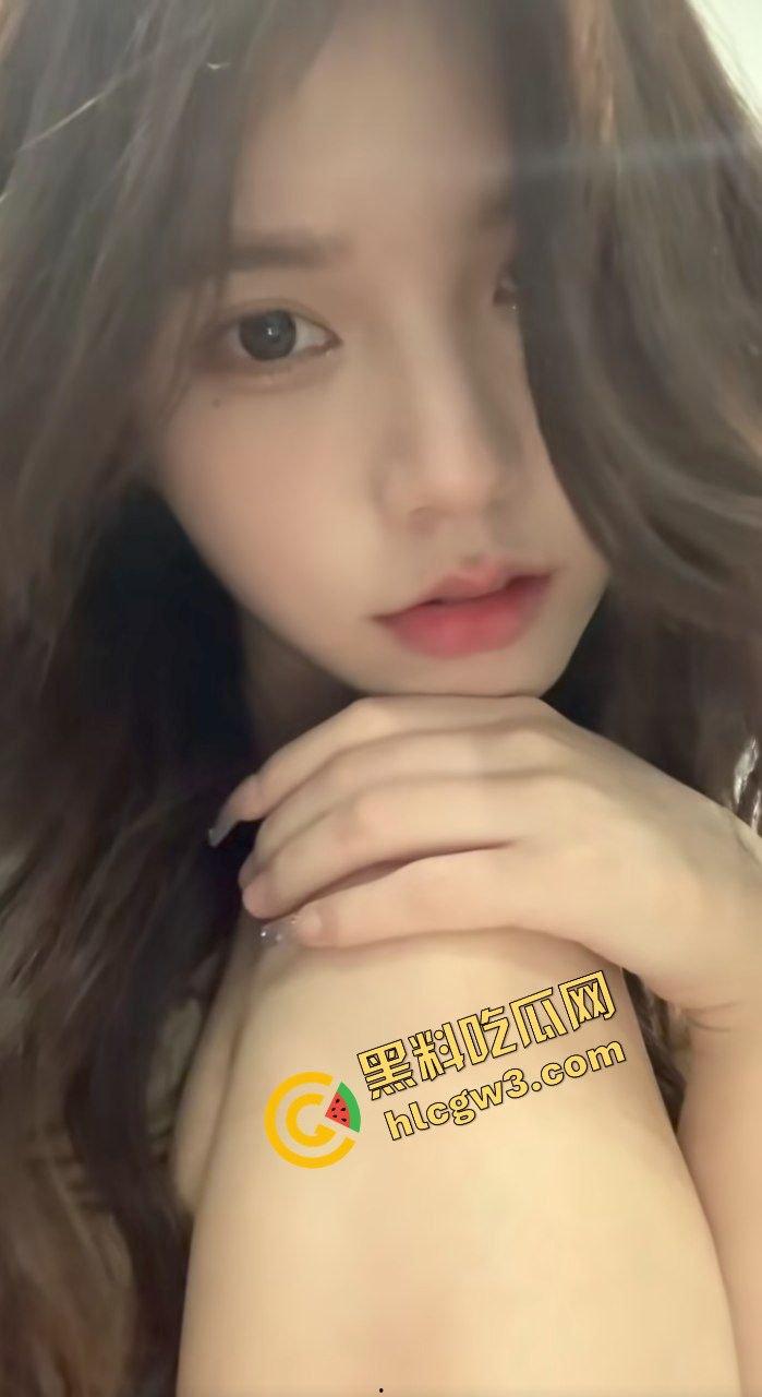 黑龙江反差婊母狗骚货人妻『杨妮』渔网袜包裹全身发骚 男友后入式猛操骚臀！独家流出！-4