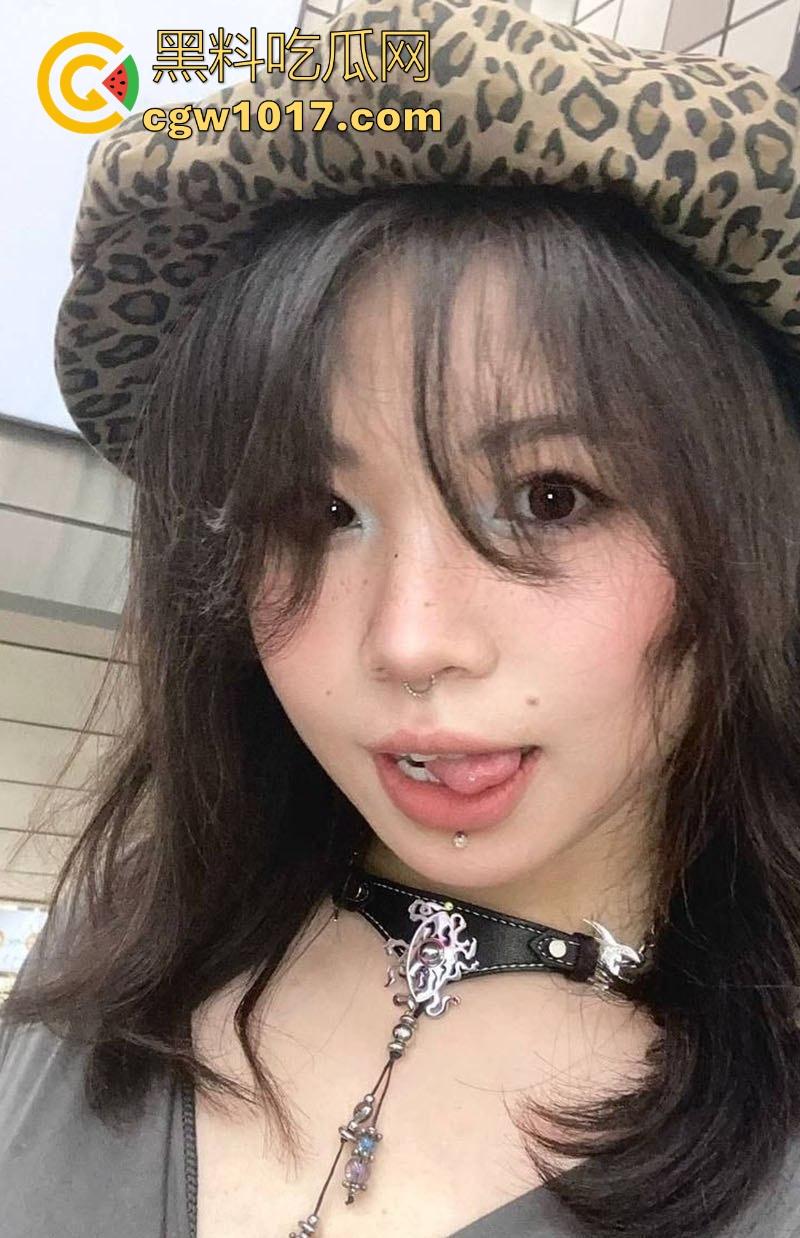 河北反差幼师【李小梦】人民好教师，白天讲课，晚上辅导大学生，微坦身材翘臀圆润，露脸深喉舔屌上位骑乘！-4