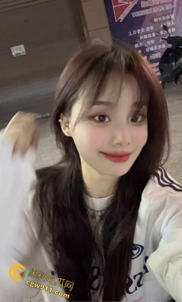 河北师范大学眼镜妹【赵怡】，69互舔口交调情，从清纯少女变淫荡尤物，被男友无套猛操骚穴白浆流淌！-2