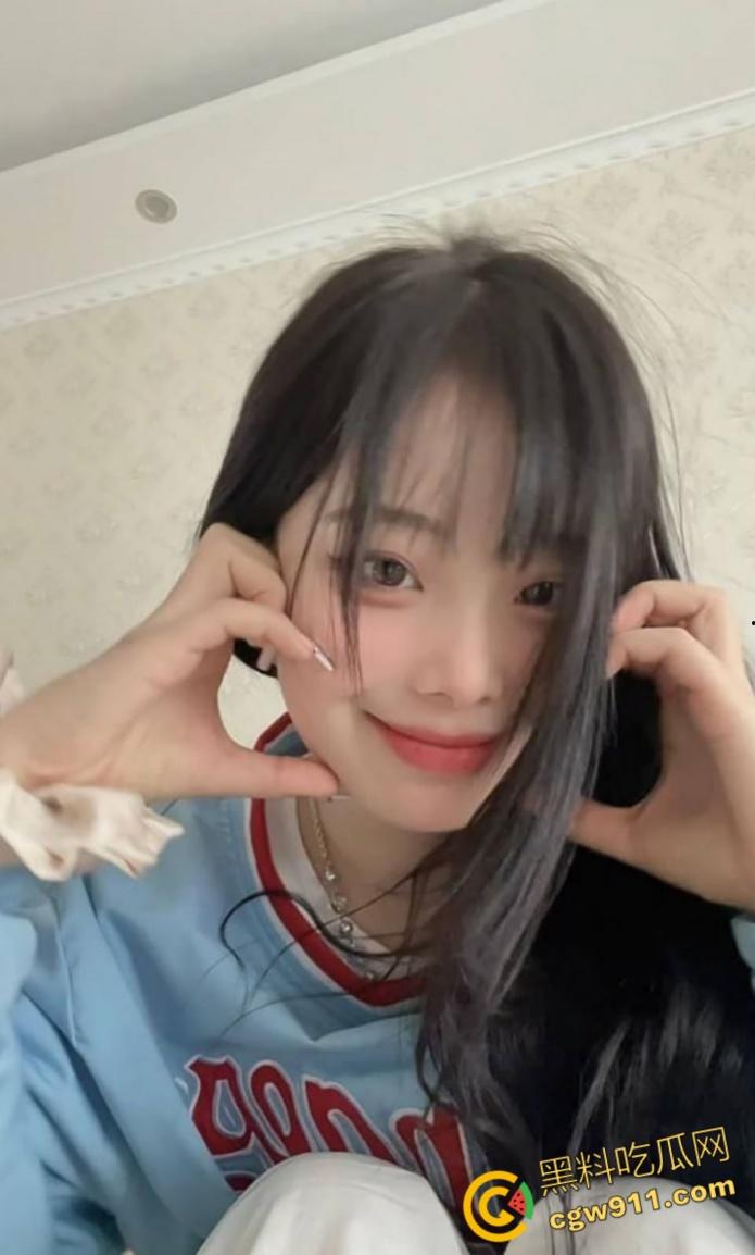 河北师范大学眼镜妹【赵怡】，69互舔口交调情，从清纯少女变淫荡尤物，被男友无套猛操骚穴白浆流淌！-3