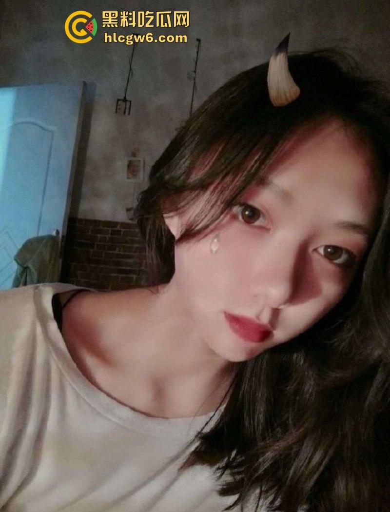 可爱单纯妹遭邻居诱骗开苞调教 淫荡程度日溢渐涨 四川反差学生【孟鹃语】便宜又好用 月付200即可随意操干-6