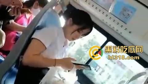 岛国电车系列?短裙职业OL公交车抠淫穴被偷拍,想加好友跟其约炮,不料成反面教材,白白浪费了好的机会!-9