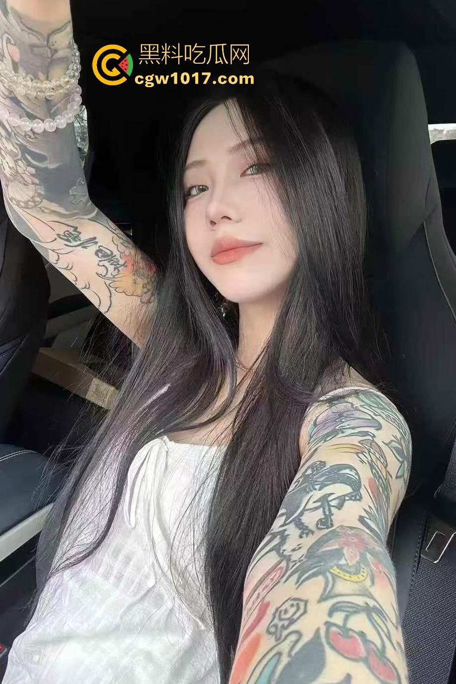 成都白天精神小妹集美们6打3!高跟踹头脱鞋底砸脑门太狠,三人牛逼抗打多人围殴,最后还得是男人来拉架!-5