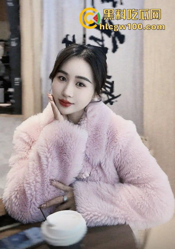 湖北荆门奶茶店茶颜悦色老板娘『吴浩然』出轨男店员，监控拍下偷吃舔逼全程，奶茶没火但骚操作把店送上热搜！-17