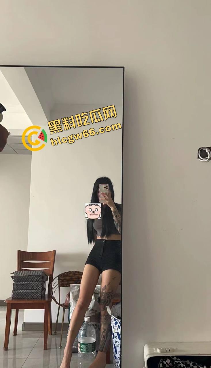 瓜友投稿曝光骚逼前女友『何秀慧』一边跟我谈恋爱一边偷偷给我兄弟开腿，这逼贱得不插一天都发骚！-1