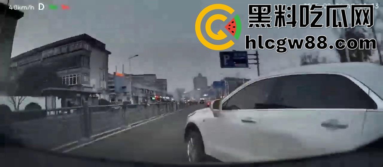 女友抢方向盘撞车差点送我上天,哭着求我别报警,这绿茶婊还想让我原谅她!-11