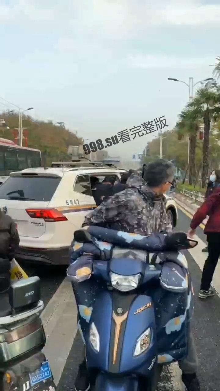 南京市浦口区实验中学学生跳楼事件-3