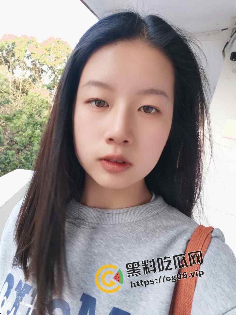 楚雄医专【徐晓艳】宫外孕 分手后私密照片视频被前男友流出 调教自拍 摁头爆操 妥妥的母狗肉便器-7