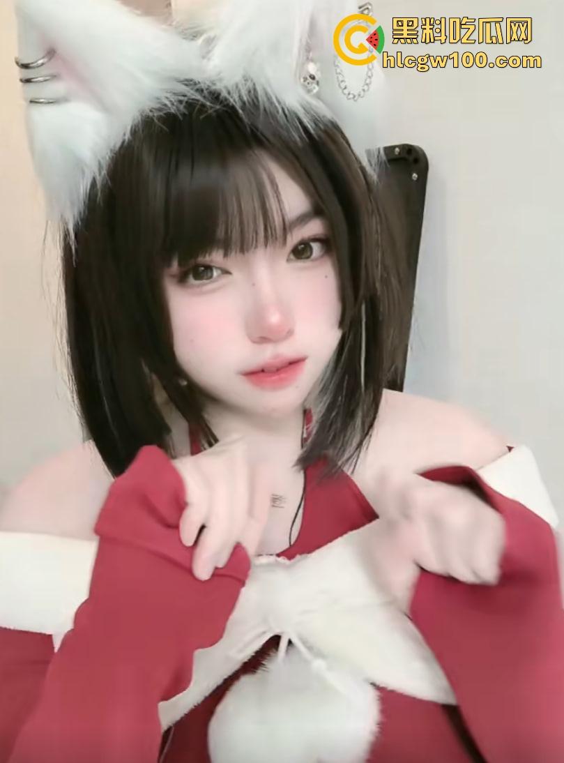 抖音20万粉cos小网红『暗黑水晶铁蛋酱』线下约炮粉丝玩制服吃鸡，各种丝袜轮番上，骚路数堪称行业指南！-4