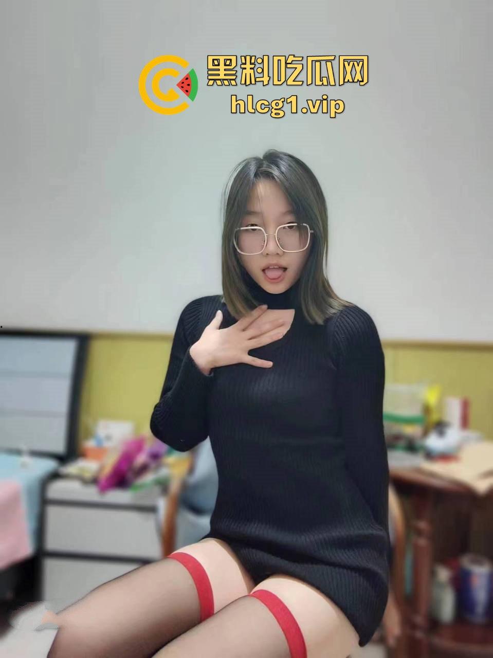 大连信息技术学院夏洺洺性福爆棚!体操服大战三百回合,白丝魅惑让人顶不住!-1