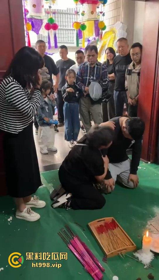 德宏芒市渣男出轨逼死正妻！小三嚣张至极不亏是婊子养的，老公连伤心都没有！-15