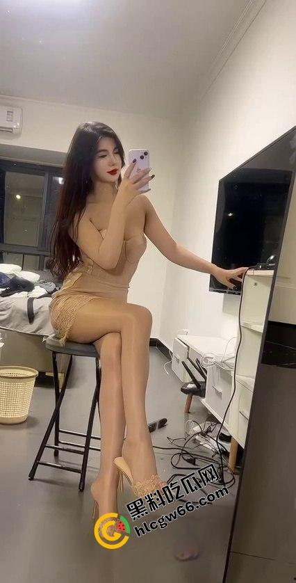 抖音骚逼【依依雅】装纯圈钱,说好2000上门见面喊7000,操都操了还玩临时加价,真当大哥是怨种?-8