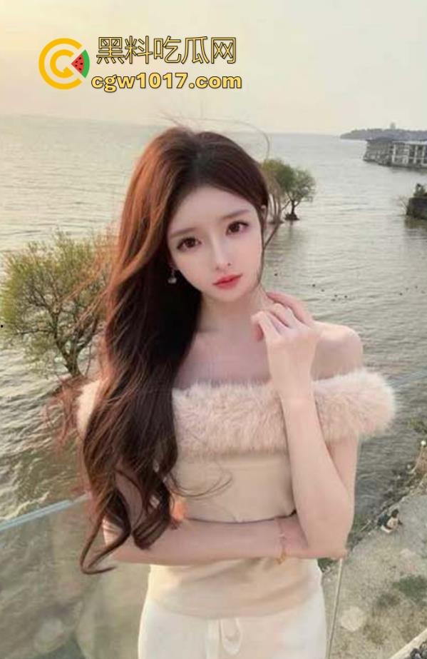 海角乱伦!在姐姐的闺房里强上她,表面说不要其实骚逼已经湿透了,淫话连篇,内射完再其让她口!-1