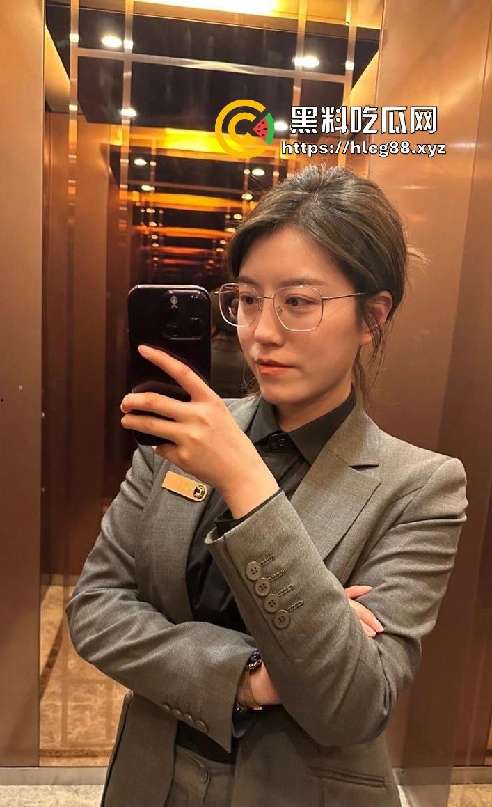 南通售楼骚货『郭智玲』三天卖四套房，买房送逼随便操，3P内射拼业绩被视频曝光！-8