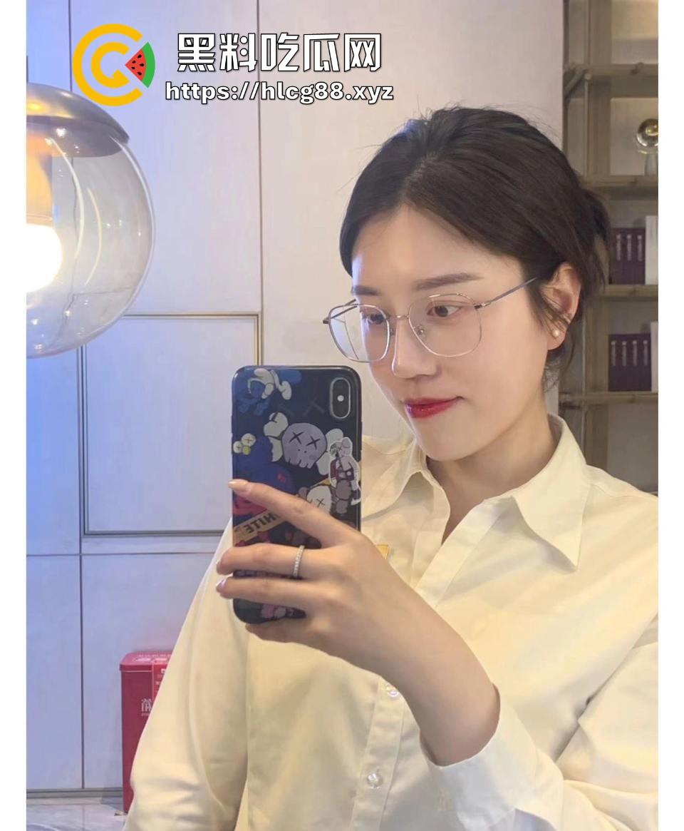 南通售楼骚货『郭智玲』三天卖四套房，买房送逼随便操，3P内射拼业绩被视频曝光！-9