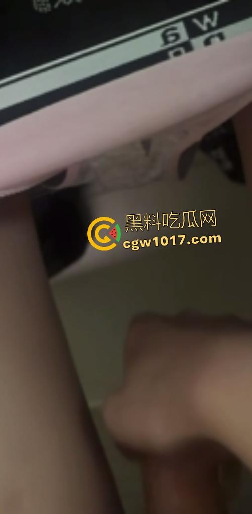 天津张家窝大专生【邵子畅】假装墨尔本人留学生,偷东西漏税,用廉价假鸡巴插逼变形,这种事也偷工减料?-10