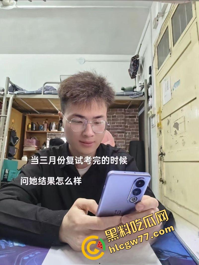 舔狗舔到绿帽飞起，纯爱战士供女友考研打3份工，她却怀上炮友孩子，纯爱战士怒爆女狗实锤！-11