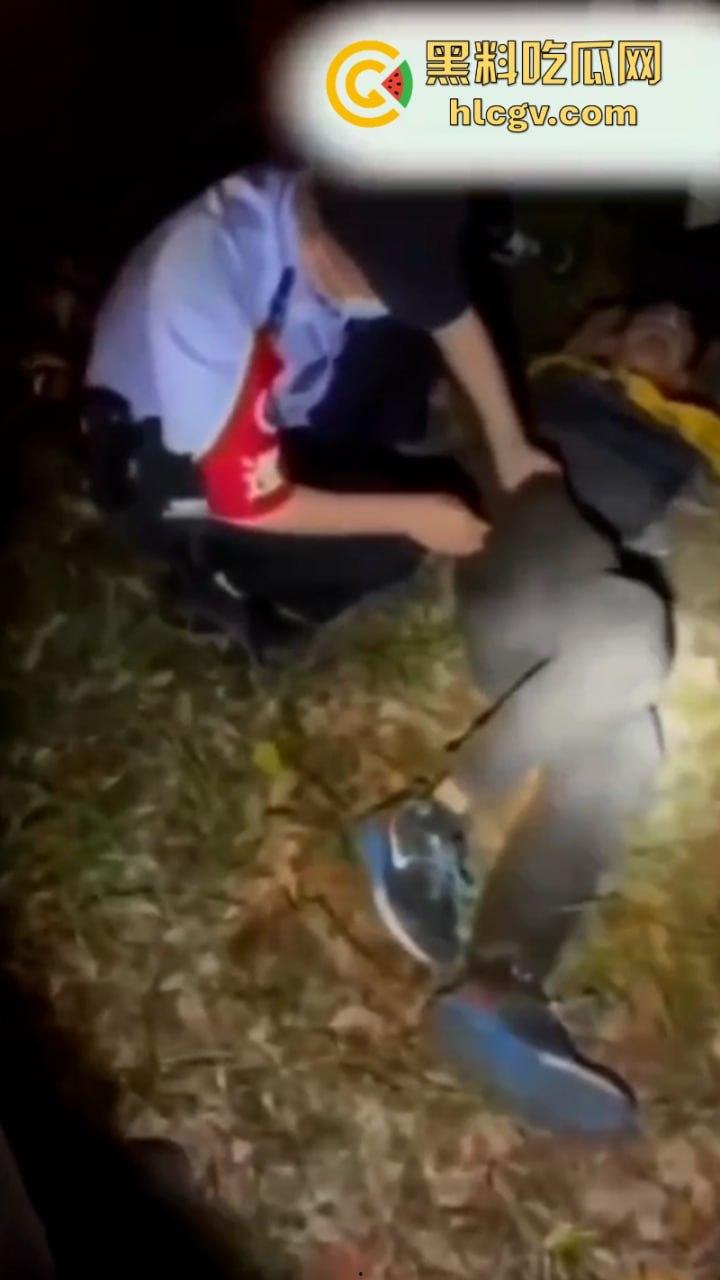江苏醉酒老流氓起色心 猥亵夜跑女生发酒疯 女生：害怕极了！-6