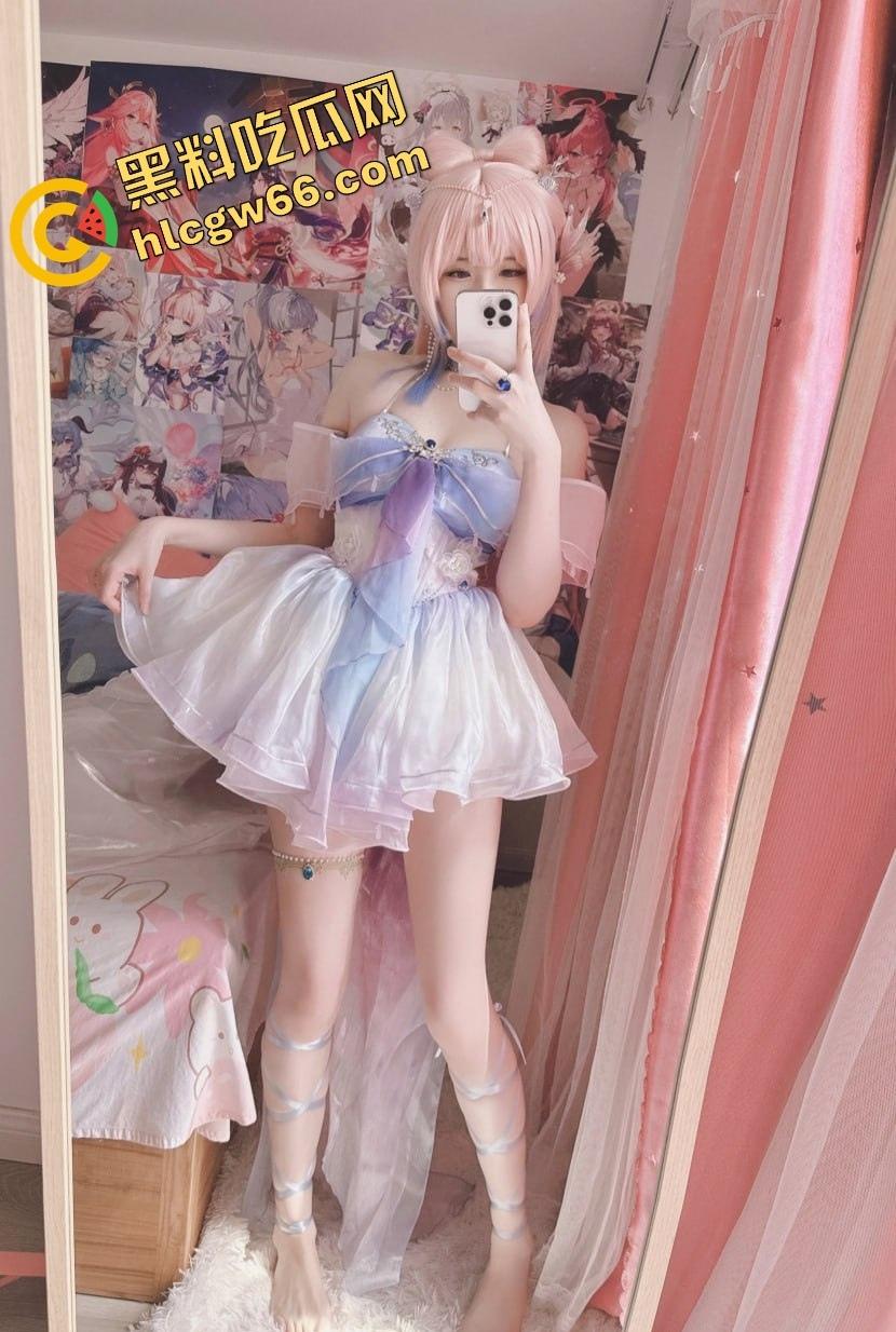 南京漫展勾到白虎大奶cos骚妹，无套猛干嫩缝爽翻天，不卸妆顶着二次元脸操她浪奶抖成球！-4