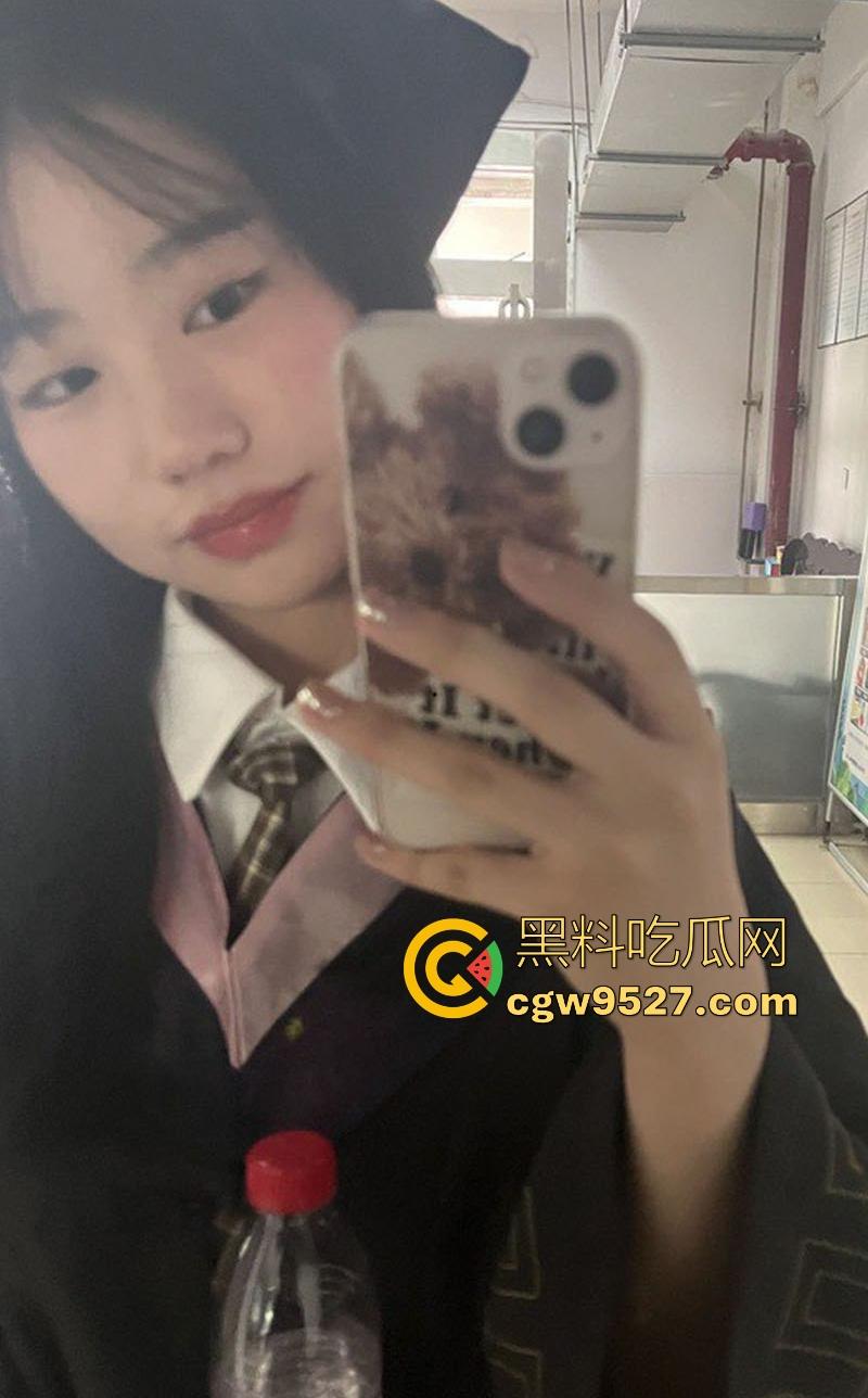 湘潭大学极品眼镜妹【林晴怡】与好兄弟一起尝试激情3P，反差小母狗前后夹击，深喉吞精反差到极致！-2