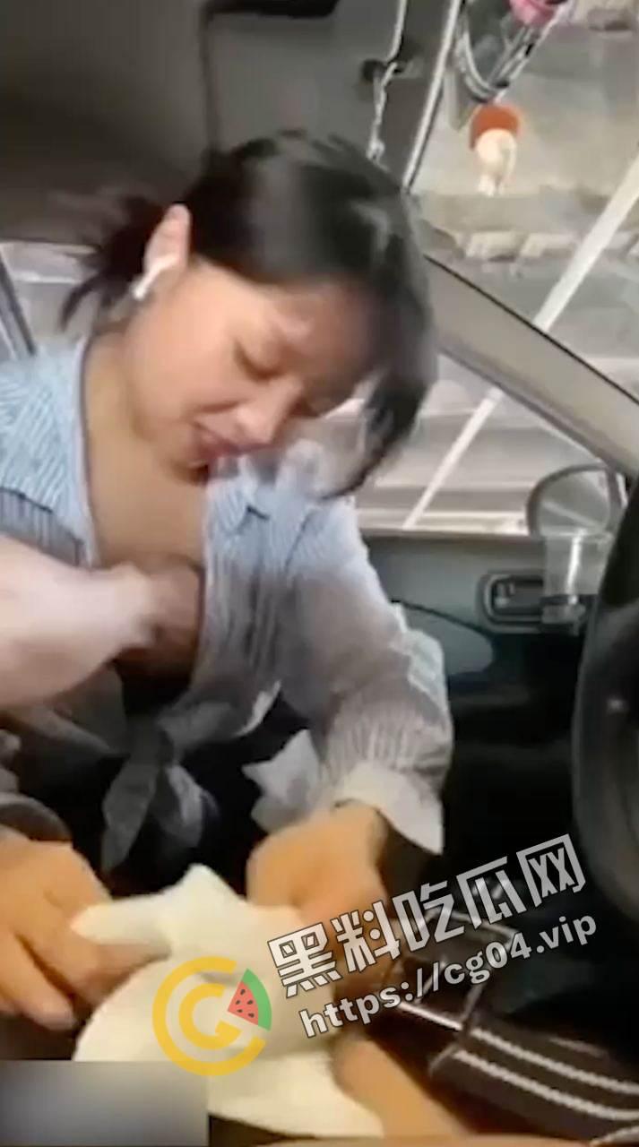 买车送口交!女销售带客户外出看车 停车场来一发口交 今天的业绩又有了-3