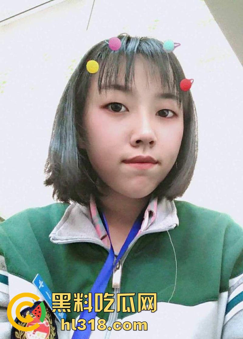 福建周宁一中【杨晴瑜】,小穴超嫩的反差眼镜妹,性欲旺盛网上撩骚,浴室自慰视频遭曝光!-1