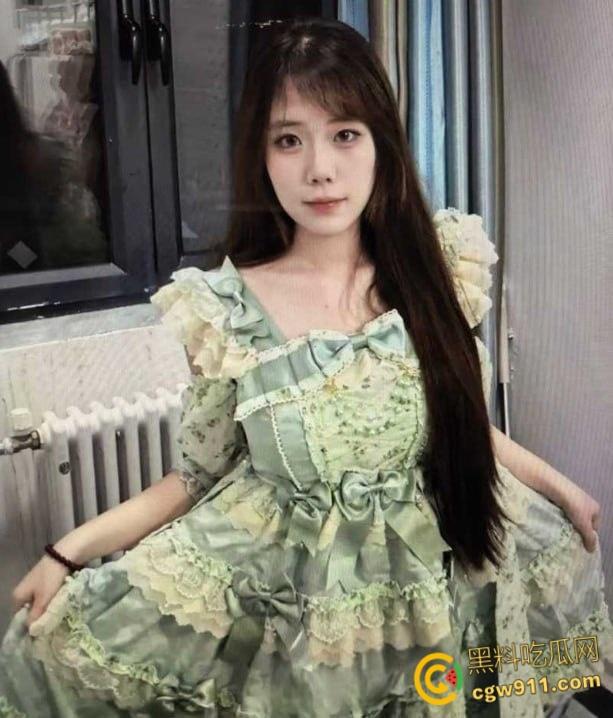 辽宁科技大学【刘雅惠】,清纯学生妹被富二代包养随意玩弄,异地视频洗澡自慰,夹住头疯狂口交颜射一脸 !-3