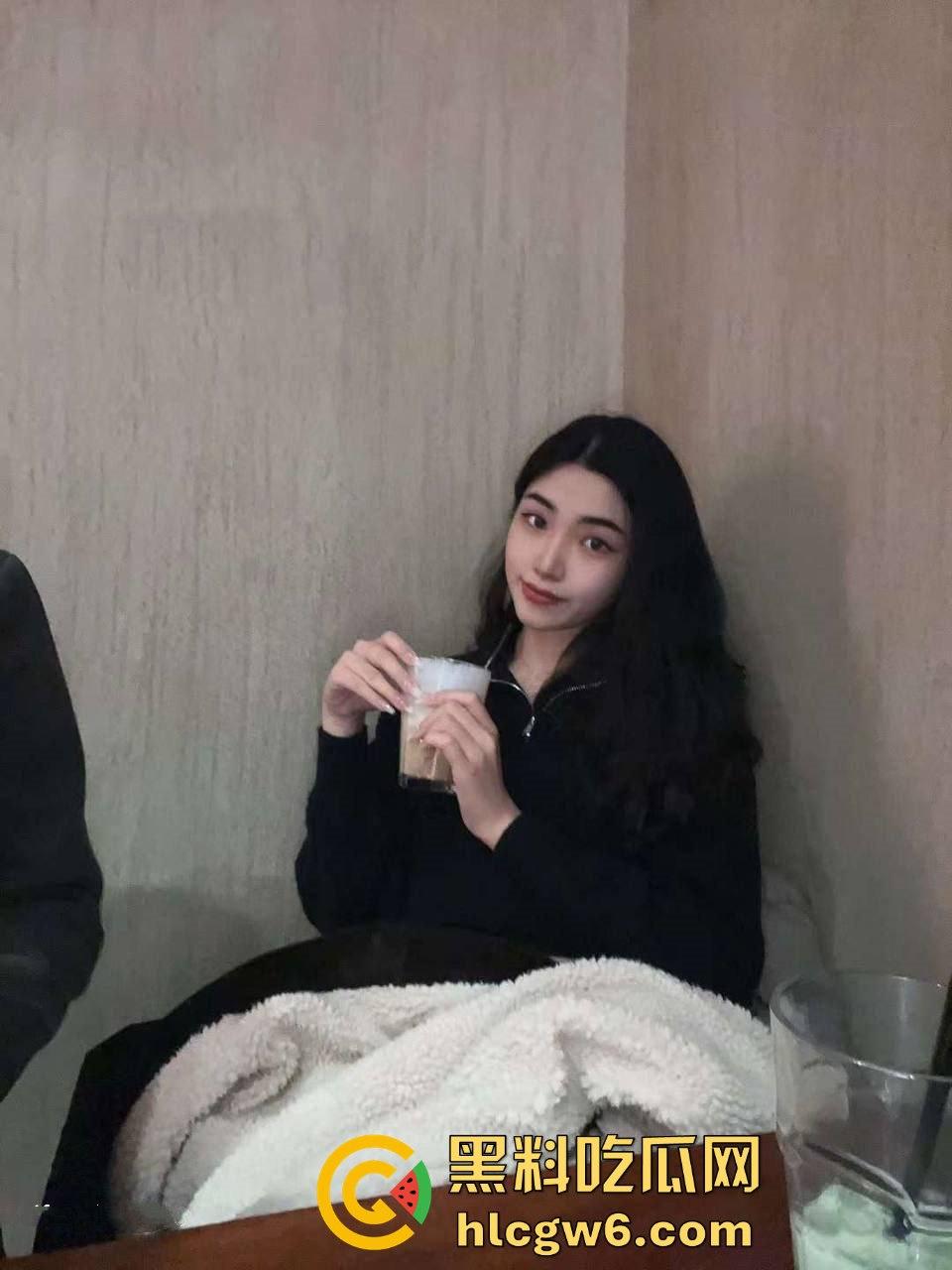 楼下漂亮人妻寂寞难耐,被口爆叫醒后主动求操,娇喘连连扭腰浪到发软,草的人妻说比她老公强多了!-6