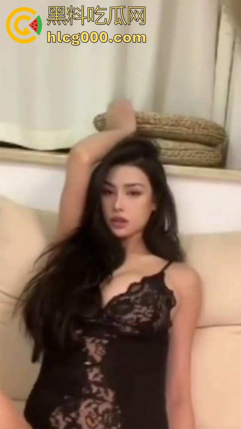 抖音同城约炮女神【李嘉欣97】，绝美颜值顶级尤物，奶大臀翘腿长逆天，这颜值都赶上明星了吧！-7