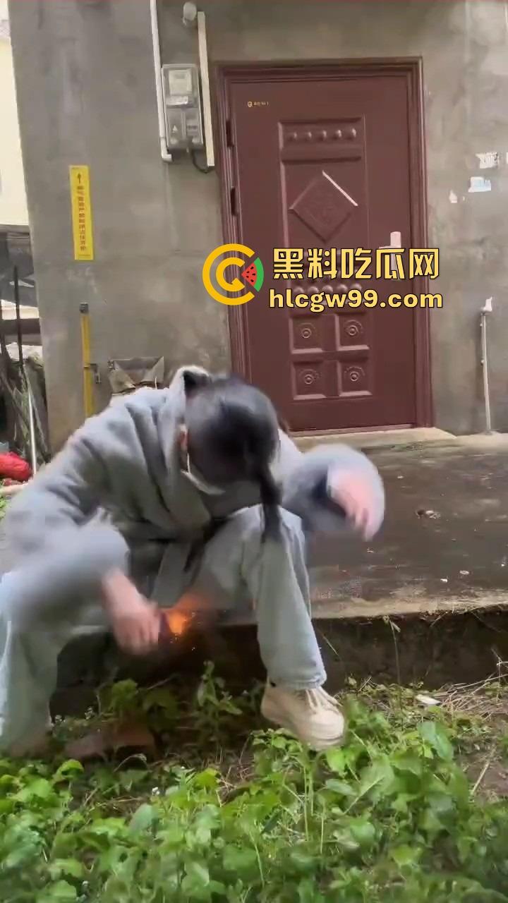 不是一家人,不进一家门!老公饭桌上点二踢脚炸饭桌,老婆家里放鞭炮炸逼治宫寒,夫妻俩比谁更硬核!-6