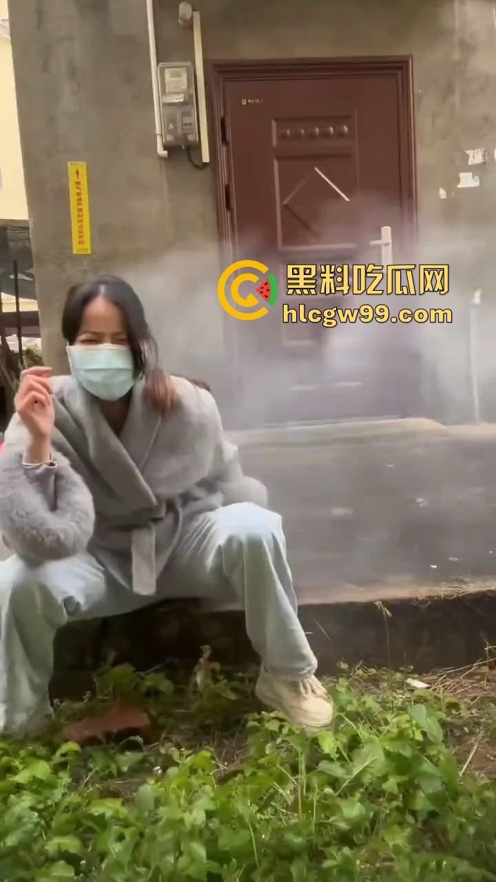 不是一家人,不进一家门!老公饭桌上点二踢脚炸饭桌,老婆家里放鞭炮炸逼治宫寒,夫妻俩比谁更硬核!-8