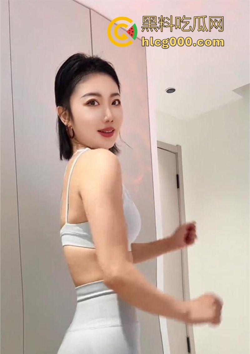 抖音健身网红【美式加满】极品身材御姐,各种情趣装骚舞诱惑,极致的肥奶翘臀,鸡巴看了直喷!-2