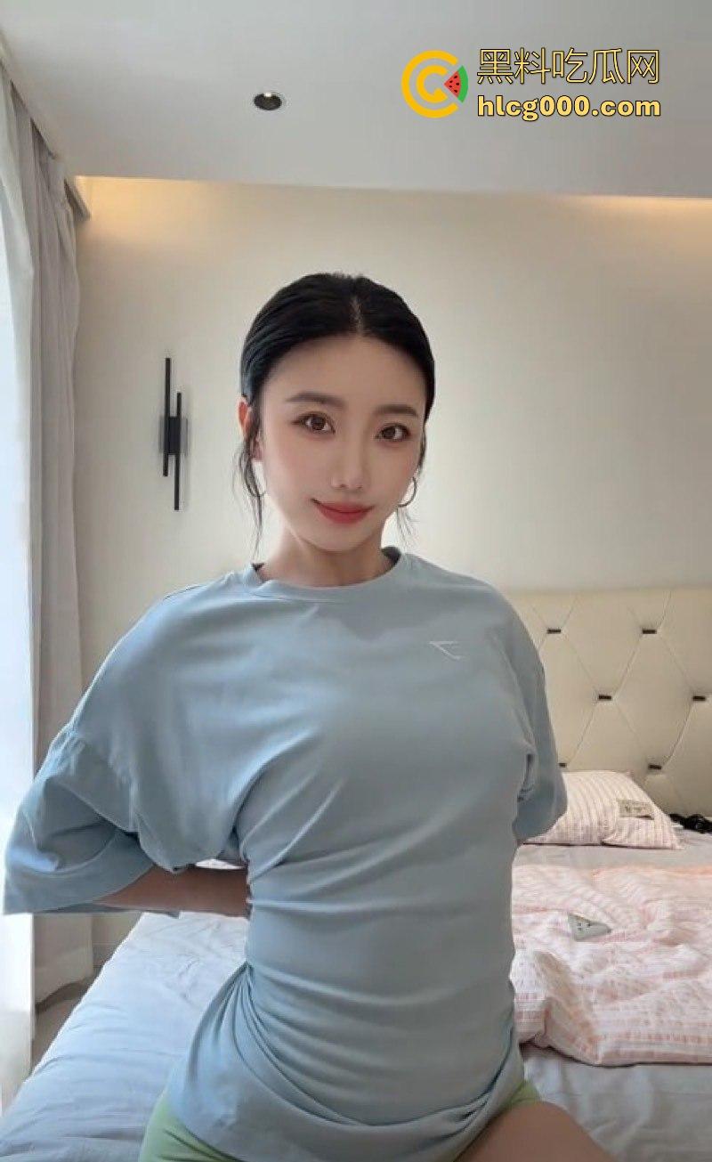 抖音健身网红【美式加满】极品身材御姐,各种情趣装骚舞诱惑,极致的肥奶翘臀,鸡巴看了直喷!-5