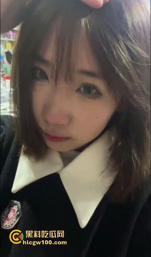 哈尔滨【孟清妍】母狗本性大曝光,男友露脸啪啪视频存云盘,兄弟发现后流出,这骚货被调教到啪啪还得挨打!-1