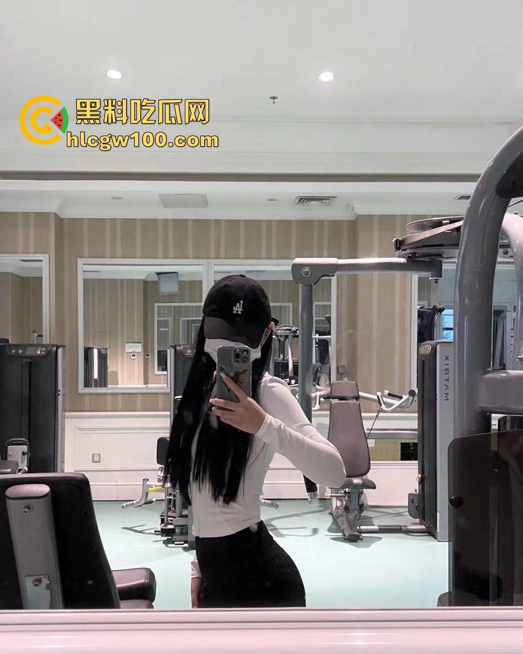 哈尔滨【孟清妍】母狗本性大曝光,男友露脸啪啪视频存云盘,兄弟发现后流出,这骚货被调教到啪啪还得挨打!-2