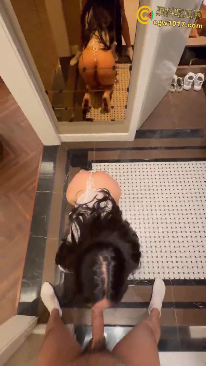 好久没见到姐姐了，临走时喝十个生鸡蛋，性感肉丝平底鞋，猛插姐姐一个小时，把姐姐下体失禁倒在床上抽搐 ！-6