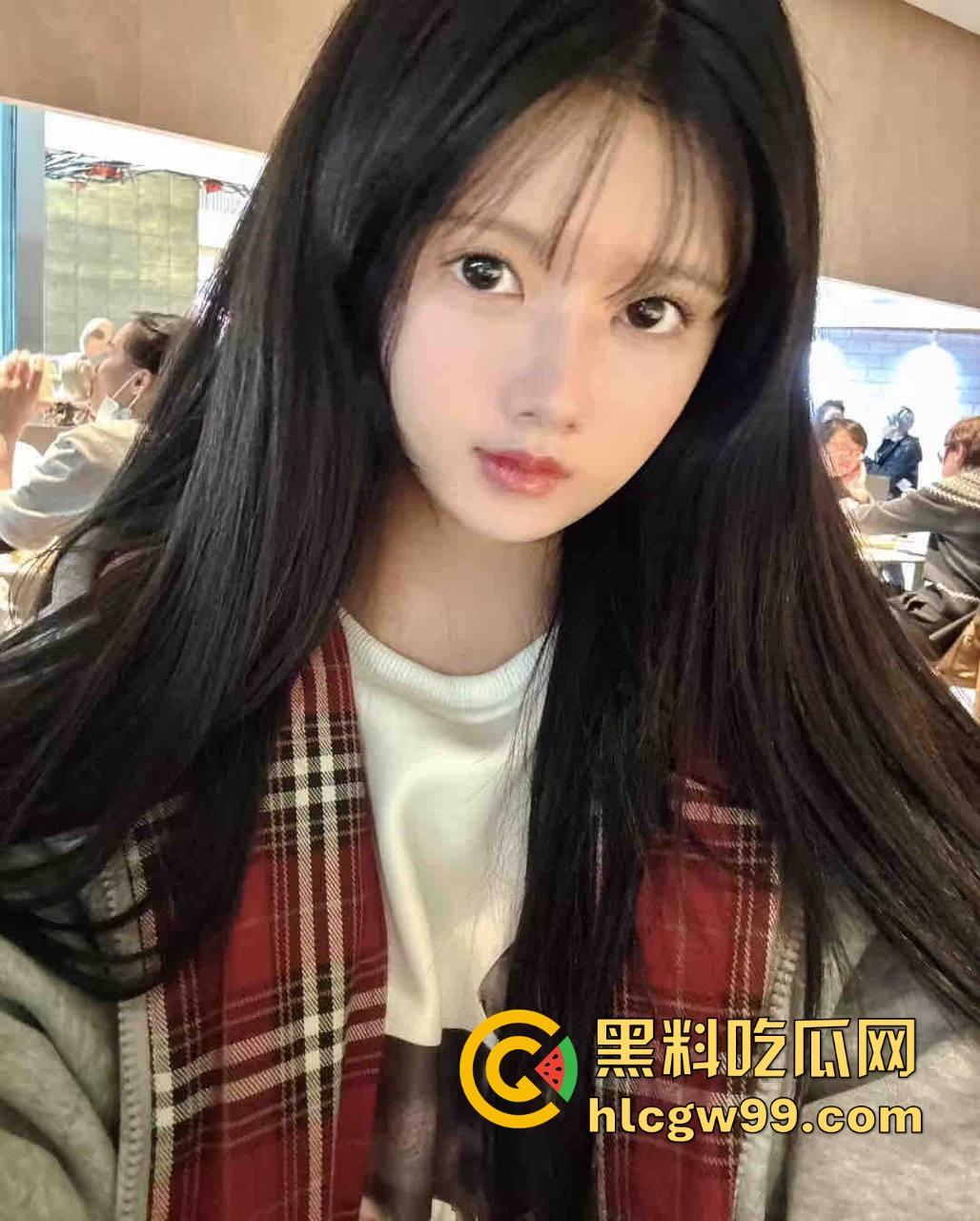 集美为流量拼了，大螃蟹塞裤裆，大钳子夹到B直接红肿，疼到跳起来嗷嗷叫还舍不得掏出来！-1