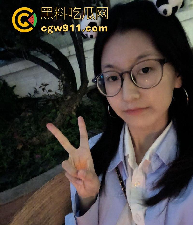 英国留子又爆大瓜！谢菲尔德大学【李玲】被绿帽男友曝光性爱视频，黑丝反差母狗无限诱惑，露脸口交一脸淫靡！-5