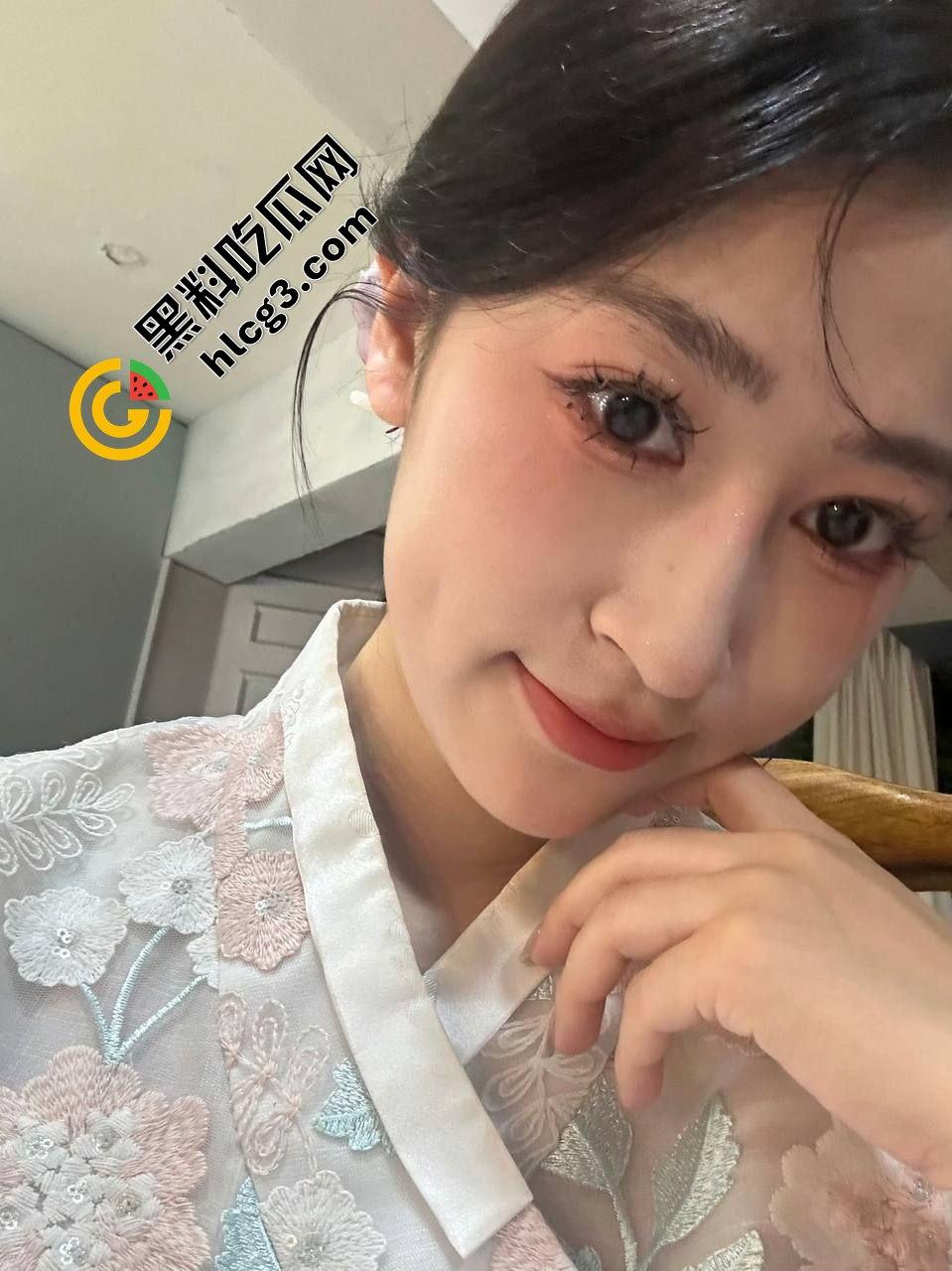 一狗两主!徐州医科大学反差拜金女神『姚婷』按头口交 暴力后入 轮流来操 记录性爱视频泄密流出-3