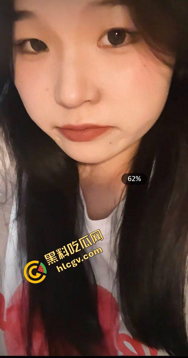 河南工业职业技术学院反差母狗『黄佳』与社会人鬼混 开房玩弄操逼 粉嫩鲍鱼真养眼！独家曝光！-3