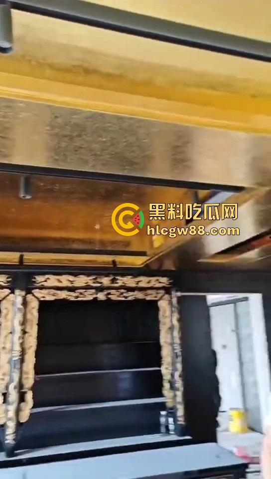 佛山小区惊现高端住宅墓园，业主直接把家改成骨灰堂，邻居吓得不敢回家，这TM谁顶得住？-18